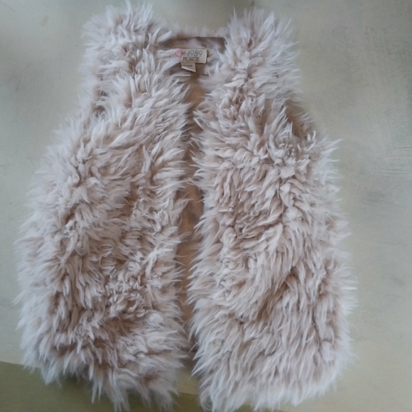 SOLD NWOT Kids faux fur vest - Picture 1 of 3